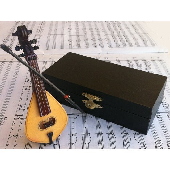 miniatoura kritiki lira